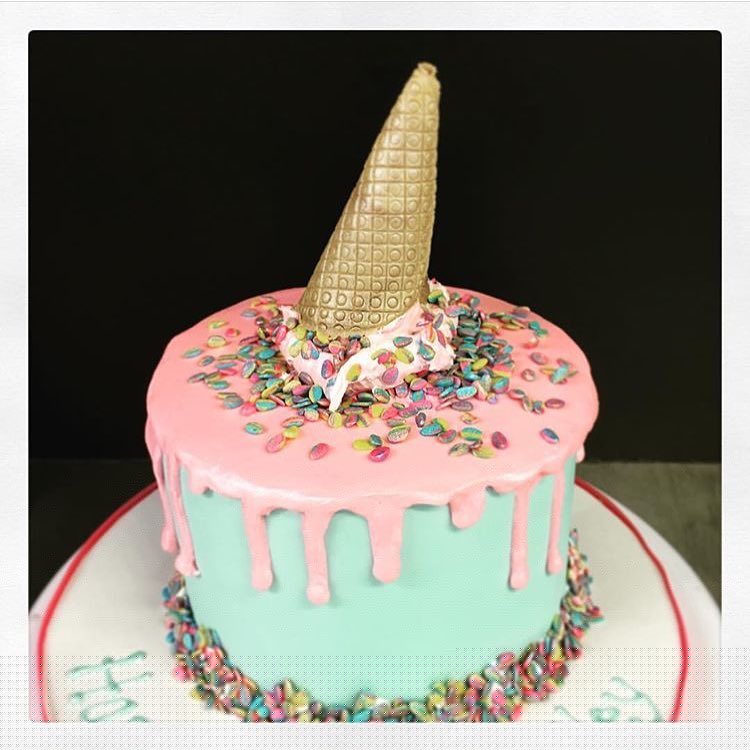 Azucar Bakery