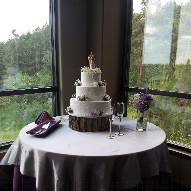 Azucar Bakery