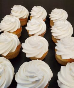 white buttercream cupcakes