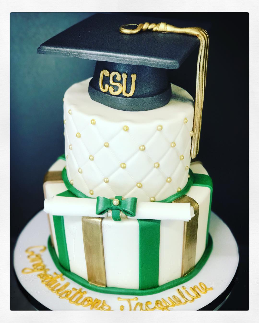 Graduation Cakes - Azucar Bakery